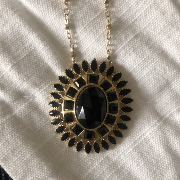 Gold black fancy necklace - Picture 2 of 4